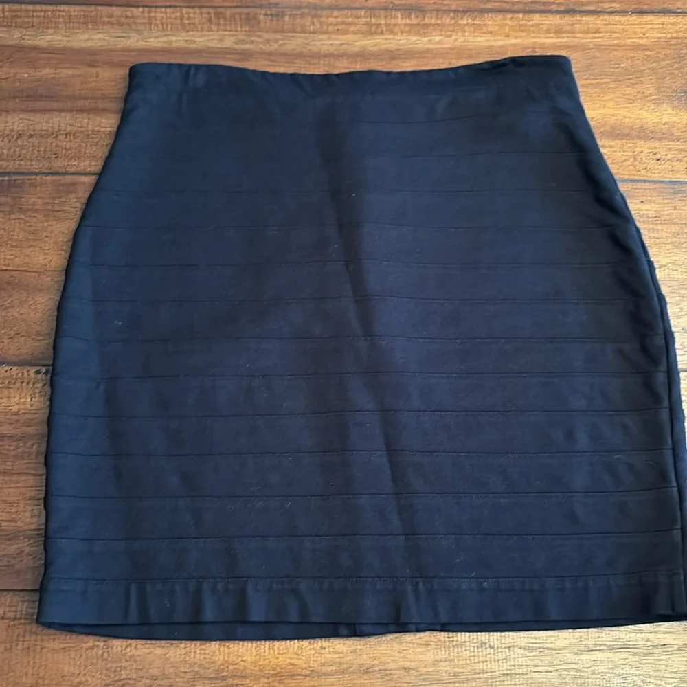2 express skirts - Picture 2 of 6